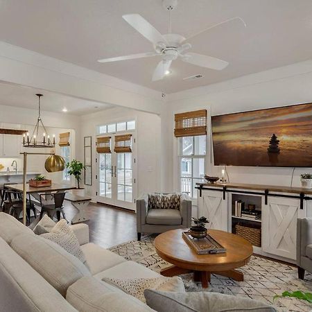 The Sofay Farmhouse - 1 Mile From U Of A - Luxury Amenities Fayetteville Exterior photo