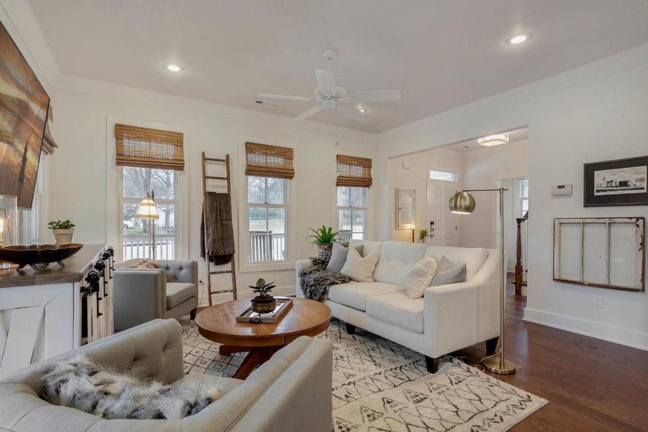 The Sofay Farmhouse - 1 Mile From U Of A - Luxury Amenities Fayetteville Exterior photo