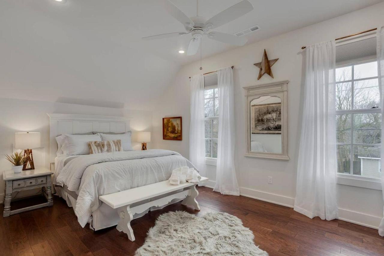 The Sofay Farmhouse - 1 Mile From U Of A - Luxury Amenities Fayetteville Exterior photo