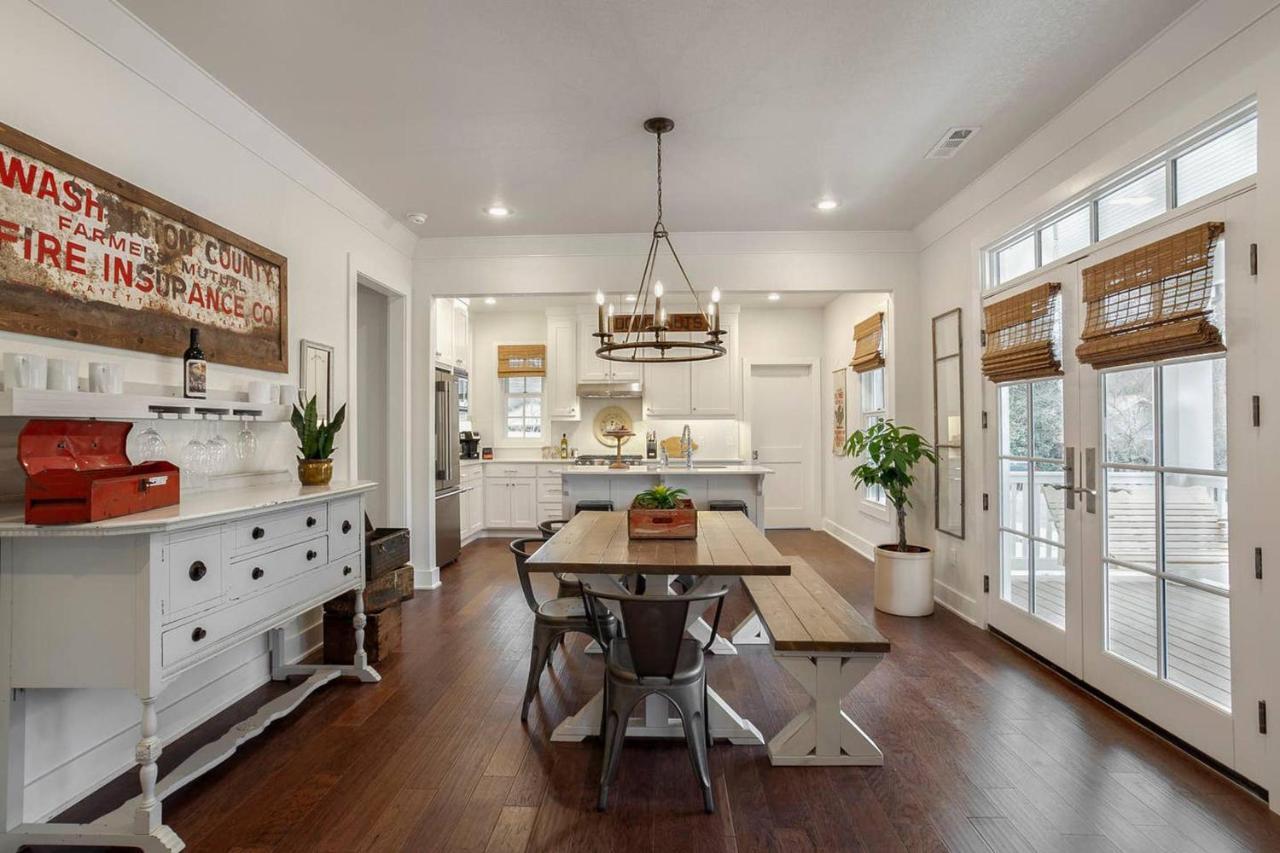 The Sofay Farmhouse - 1 Mile From U Of A - Luxury Amenities Fayetteville Exterior photo