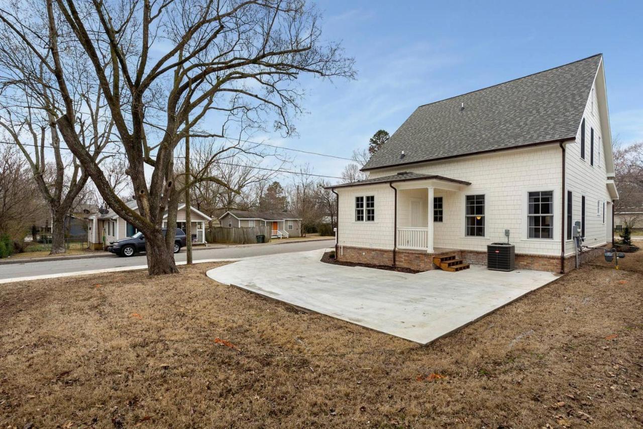The Sofay Farmhouse - 1 Mile From U Of A - Luxury Amenities Fayetteville Exterior photo