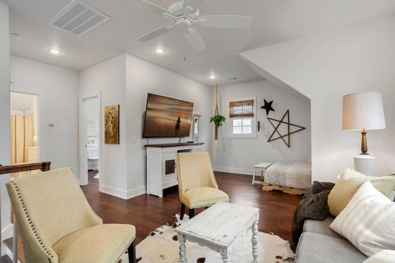 The Sofay Farmhouse - 1 Mile From U Of A - Luxury Amenities Fayetteville Exterior photo