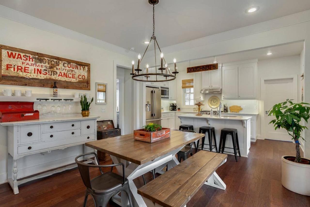 The Sofay Farmhouse - 1 Mile From U Of A - Luxury Amenities Fayetteville Exterior photo