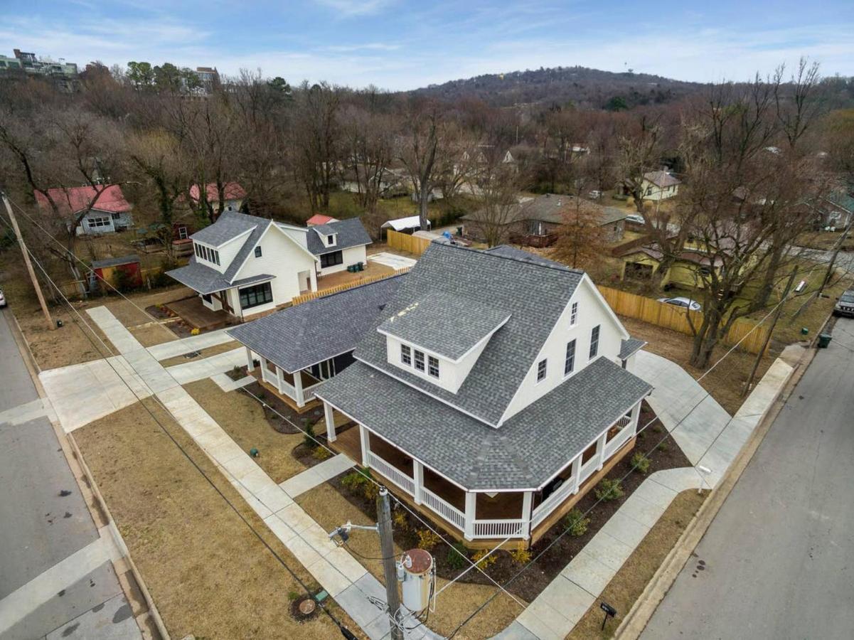The Sofay Farmhouse - 1 Mile From U Of A - Luxury Amenities Fayetteville Exterior photo